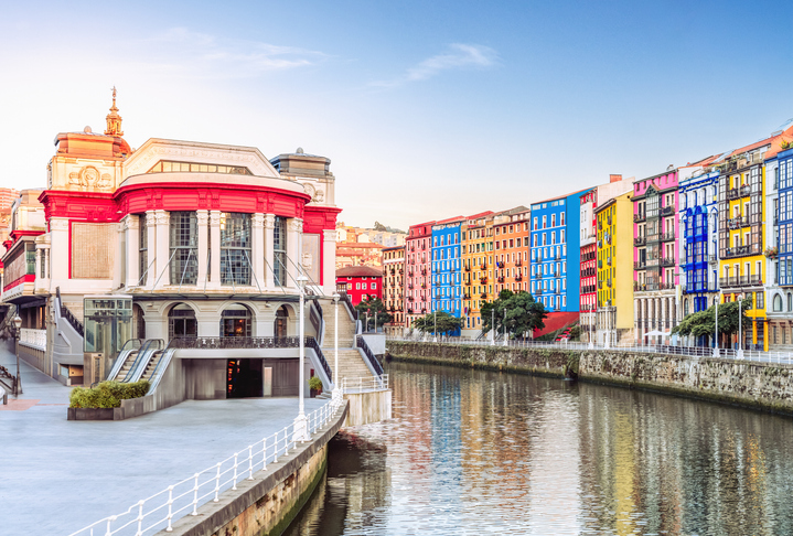Un hotel de lujo y arte en el corazón de Bilbao